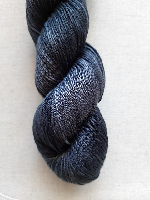 Urth Yarn Monokrom Cotton