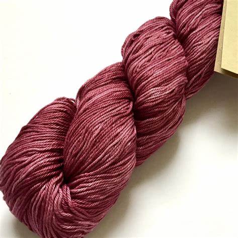 Urth Yarn Monokrom Cotton